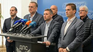 Коалицията около Доган призова президента да поиска пълно касиране на вота