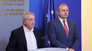 Служебният кабинет обвини в своеволия фирмите, отговарящи за машините за гласуване