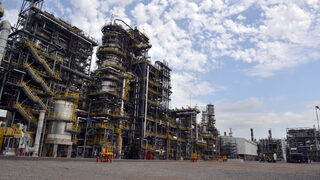 Собственикът на "Лукойл Нефтохим" отрича да има избран <span class="highlight">купувач</span> за рафинерията в Бургас