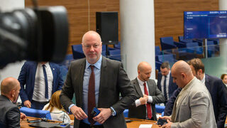 Депутати очакват размирици в понеделник, МВР - участие на криминално проявени в протести