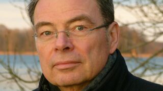 Андреас Апелт, писател: Голямата илюзия от 1989 г. беше, че е възможен социализъм без ЩАЗИ