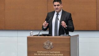 Радостин Василев пак призова за касиране на изборите от трибуната на парламента