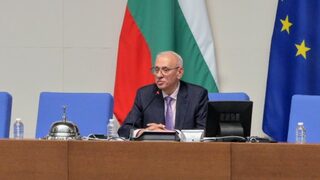 Номинацията на Силви Кирилов ще бъде гласувана в сряда, засега само <span class="highlight">49</span> я подкрепят