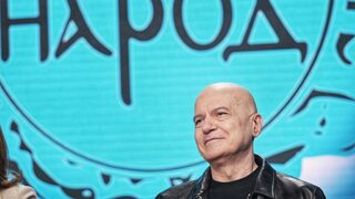 Силви Кирилов премиер е "най-хубавото за демокрацията ни", смята Слави <span class="highlight">Трифонов</span>