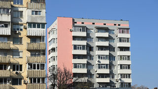 В Свищов първи започват саниране с пари по плана за възстановяване