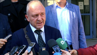 Абракадабра: Как един подкуп се превърна в патрони и безславно отгърмя