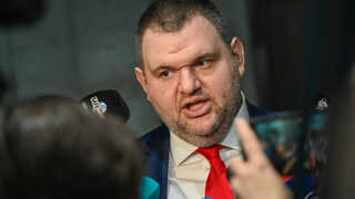 "Да почваме": Пеевски поиска парламентарните групи да се формират преди избора на председател