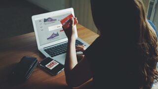По-ниска цена, по-висока устойчивост: как пазарува Gen Z