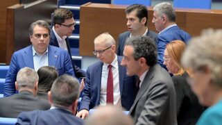 Гласуването за председател доведе до напрежение в "Продължаваме промяната - Демократична България"
