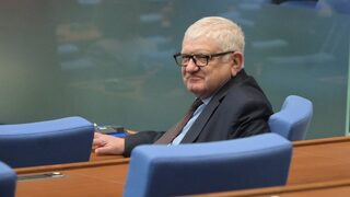 Възможен изход от блокажа: нов кандидат или игри с кворума