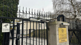 Дрон пусна боя върху руското посолство в Швеция