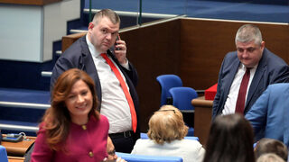 Парламентарната задача има решения. Ето какви са те