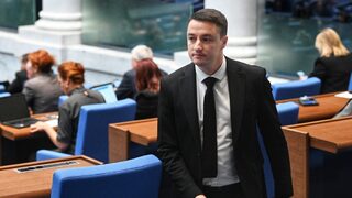 Божанков се извини за промените в Конституцията и посочи кои двама са поискали оставката му