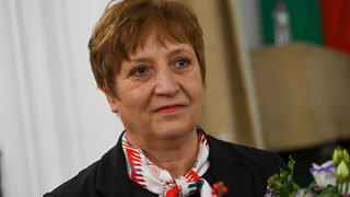 Химикът чл.-кор. Евелина Славчева е новият председател <span class="highlight">на</span> Българската <span class="highlight">академия</span> <span class="highlight">на</span> <span class="highlight">науките</span>
