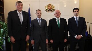 Президентът на УЕФА вече е в София, срещна се с Димитър Главчев