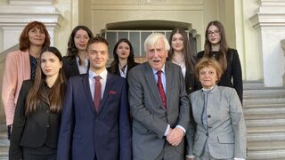 Ученици от Втора английска гимназия победиха в европейско състезание по право