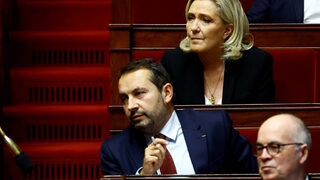 Парламентът на Франция гласува вот на недоверие на правителството