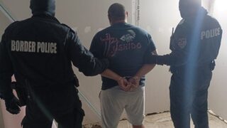 Една от най-големите групи за трафик на мигранти е разбита от полицията в Бургаско
