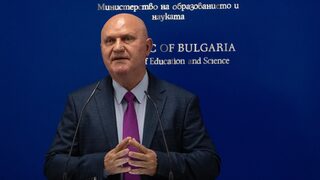 Министърът на образованието обяви 3 януари за неучебен ден в цялата страна
