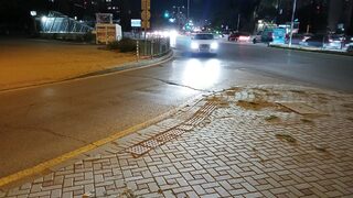Полицай завива и блъска момче на пешеходна пътека - кой е виновен