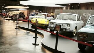 Фотогалерия: Една обиколка из най-новия <span class="highlight">ретро</span> автомобилен музей в България (част 2)