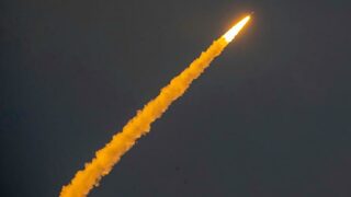 ЕС изстреля нов <span class="highlight">сателит</span> за наблюдение на Земята
