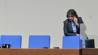 Киселова свика извънредно заседание във вторник