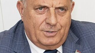 Милорад Додик е приет по спешност в болница в Белград