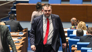 Пеевски се готви партията му да бъде първа или втора сила след нови избори