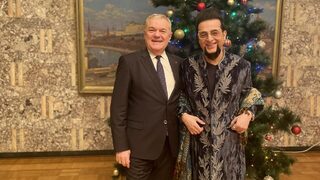 Снимка на деня: Митрофанова посрещна Костадинов и <span class="highlight">Евгени</span> <span class="highlight">Минчев</span> на коледното парти на руското посолство