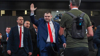 Делян Пеевски застана начело на ДПС, но финалното решение ще е на съда