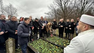 ДПС на Доган и на Пеевски отделно почетоха паметта на Тюркян