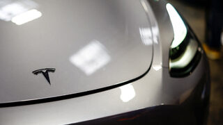 За пръв път годишните доставки на Tesla спадат