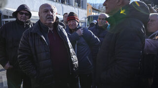 Разговор на висок тон между фенове и собственика на "Славия", Галин Иванов освободен