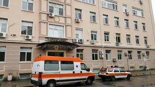 Болницата в Сливен още не е информирала семействата на бебетата от клипа с акушерките