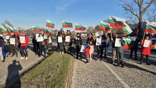 Пета поредна блокада от плевенчани на пътя Русе – София заради безводието