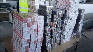 Митничари откриха почти 4 хил. кутии контрабандни цигари, натъпкани в кресла