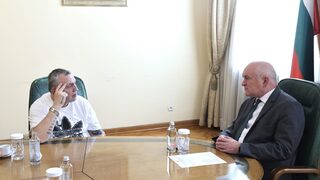 Главчев предпочете да обсъди финансирането на театрите с Христо Мутафчиев, а не с ресорния министър