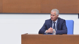 Тандемът Пеевски-Борисов изглежда надделя над Радев