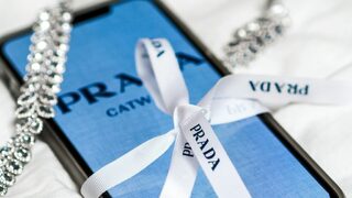 "Прада" иска да купи "Версаче", твърди италианско бизнес издание