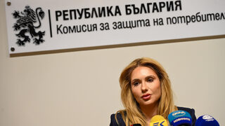 Комисията за защита на потребителите обяви, че ще глоби мобилните оператори заради новите цени