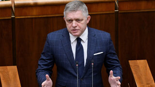 Словашката опозиция се отказа от вота на недоверие срещу Фицо, той я обвини в "Майдан"
