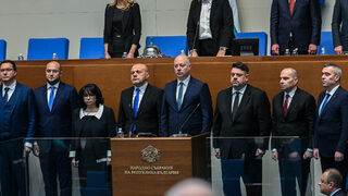 На партиен принцип: Желязков определи ресорите на тримата вицепремиери