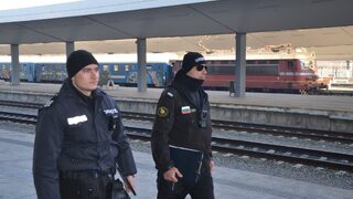 Полицията започна проверки на пътниците по основните жп гари в страната