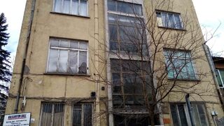 Ще бъде ли съборена сградата на "Балкантон": Кметът Васил Терзиев проверява казуса