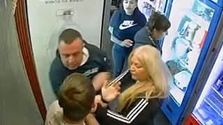 БОЕЦ: Бургаски ресторантьори пребиха пицар, отказал да работи на 31 декември