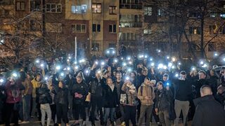 Десетки протестираха в София срещу събарянето на сградата на "Балкантон"