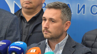 Пеевски все още има своите капии по министерствата, смята депутат от ДПС на Доган