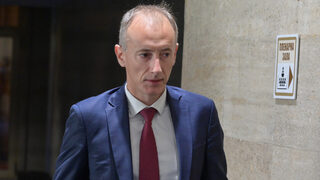Социалните партньори се разбраха за учителските заплати, началната става 2127 лв.