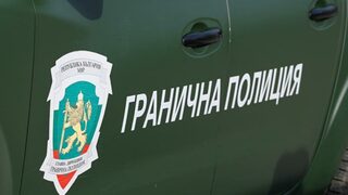Задържани са 11 нелегални мигранти и четиримата им помагачи
